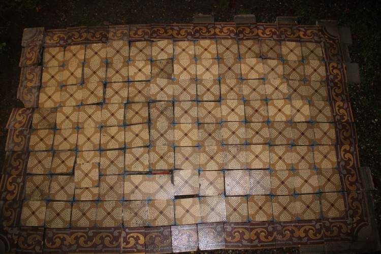 antike Bodenfliesen Gründerzeit mit Fries Fliesenspiegel Kacheln