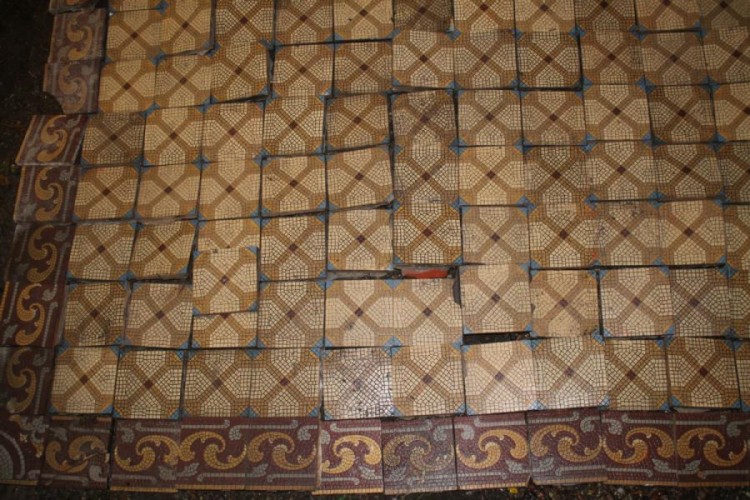 antike Bodenfliesen Gründerzeit mit Fries Fliesenspiegel Kacheln