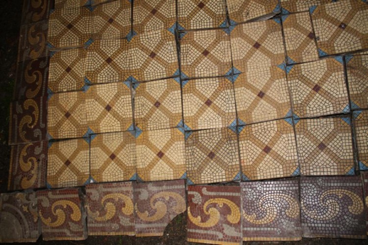 antike Bodenfliesen Gründerzeit mit Fries Fliesenspiegel Kacheln